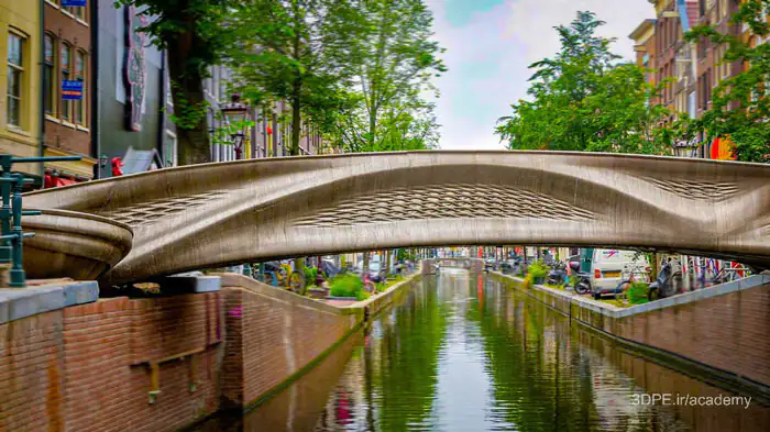 پل فلزی آمستردام